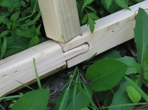 Bridle joint with dowel